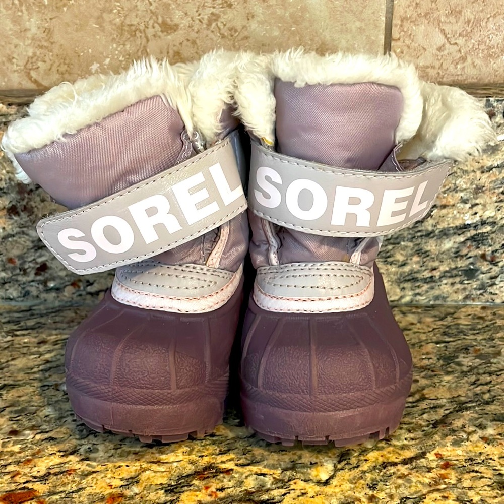 SOREL CHILDRENS SNOW COMMANDER BOOT SIZE 4